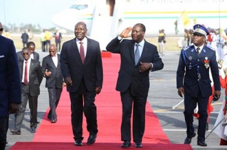 Côte dÂ’Ivoire : De retour de France, Ouattara annonce la  visite prochaine de François Hollande  à   Abidjan